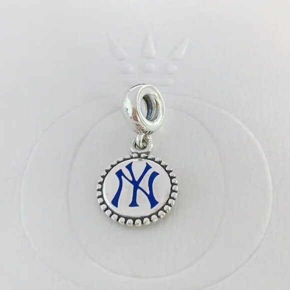 Pandora New York Yankees Charm Destination Charms Travel Destination Pendant - Picture 1 of 4